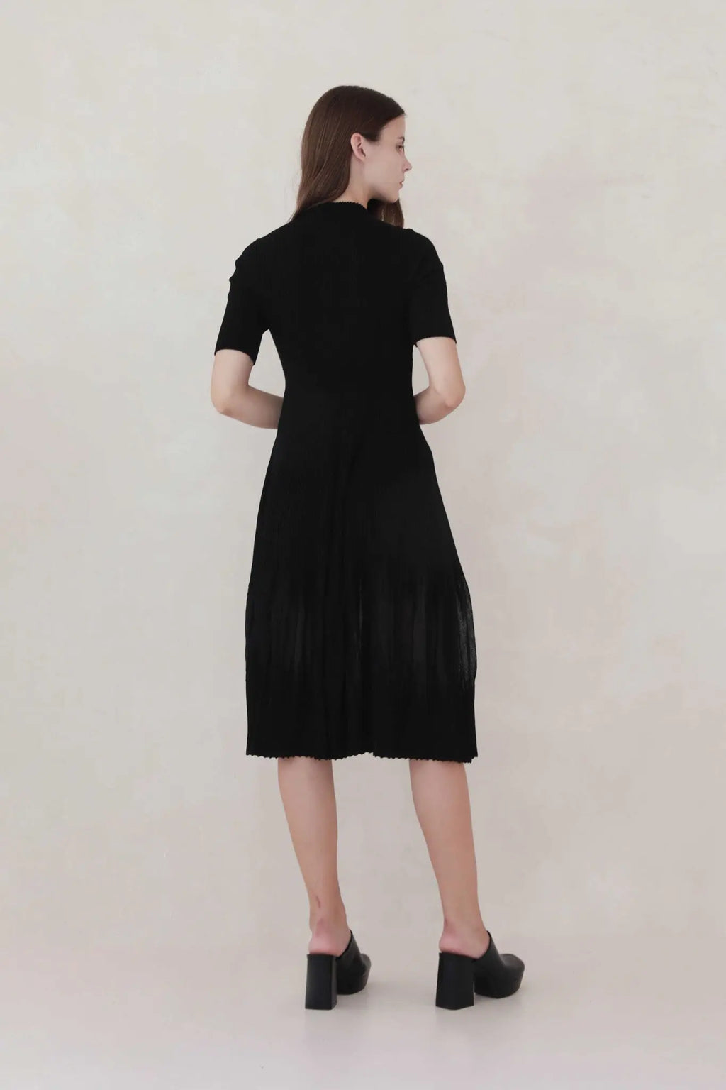 Short Sleeve Midi Dress