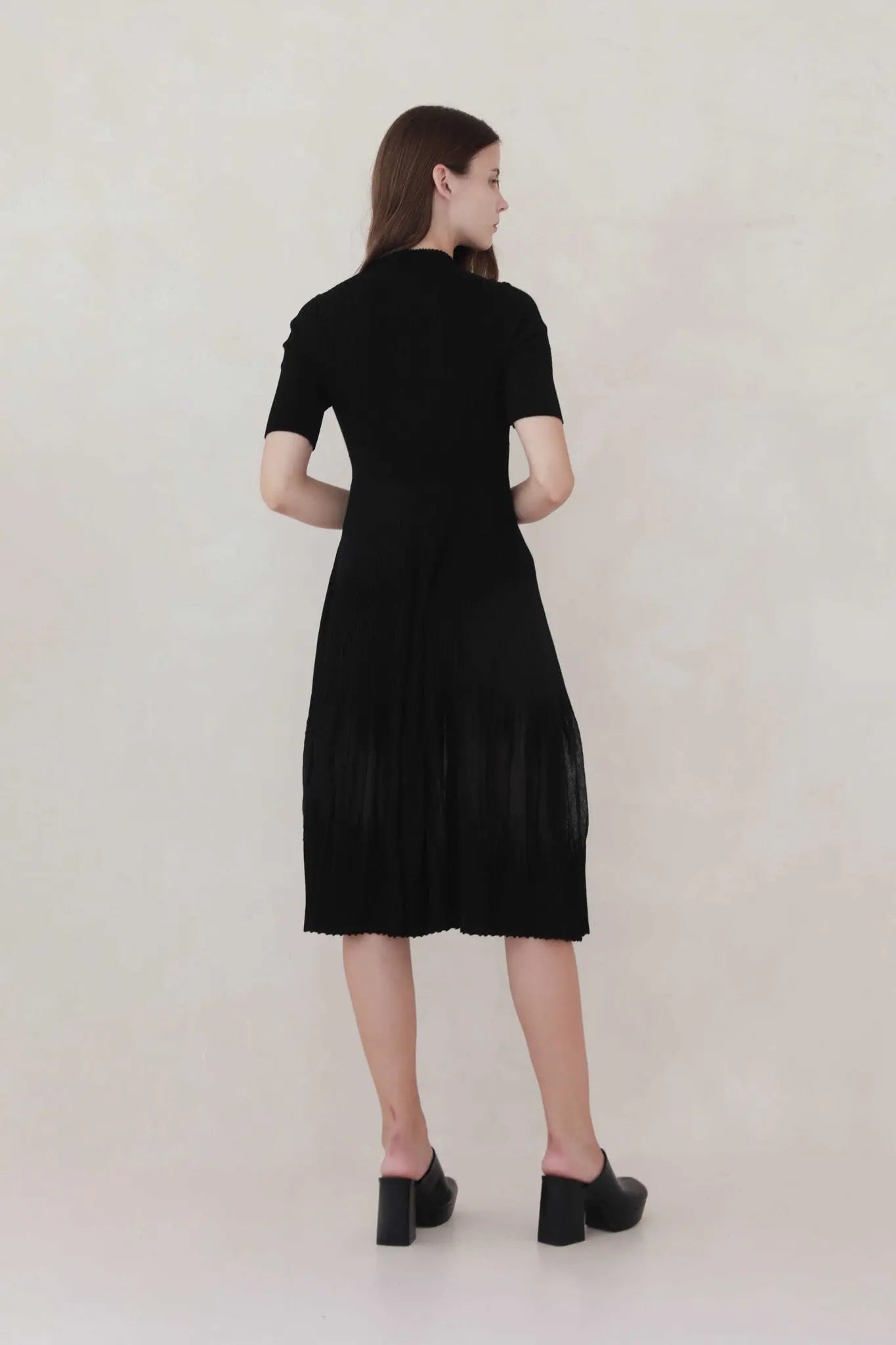 Short Sleeve Midi Dress